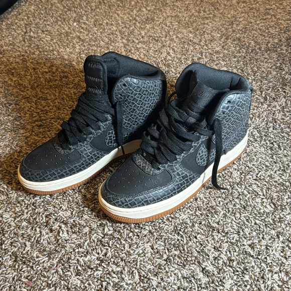 Wmns Air Force 1 Hi Premium 'Croc Black Gum' - Picture 3 of 5